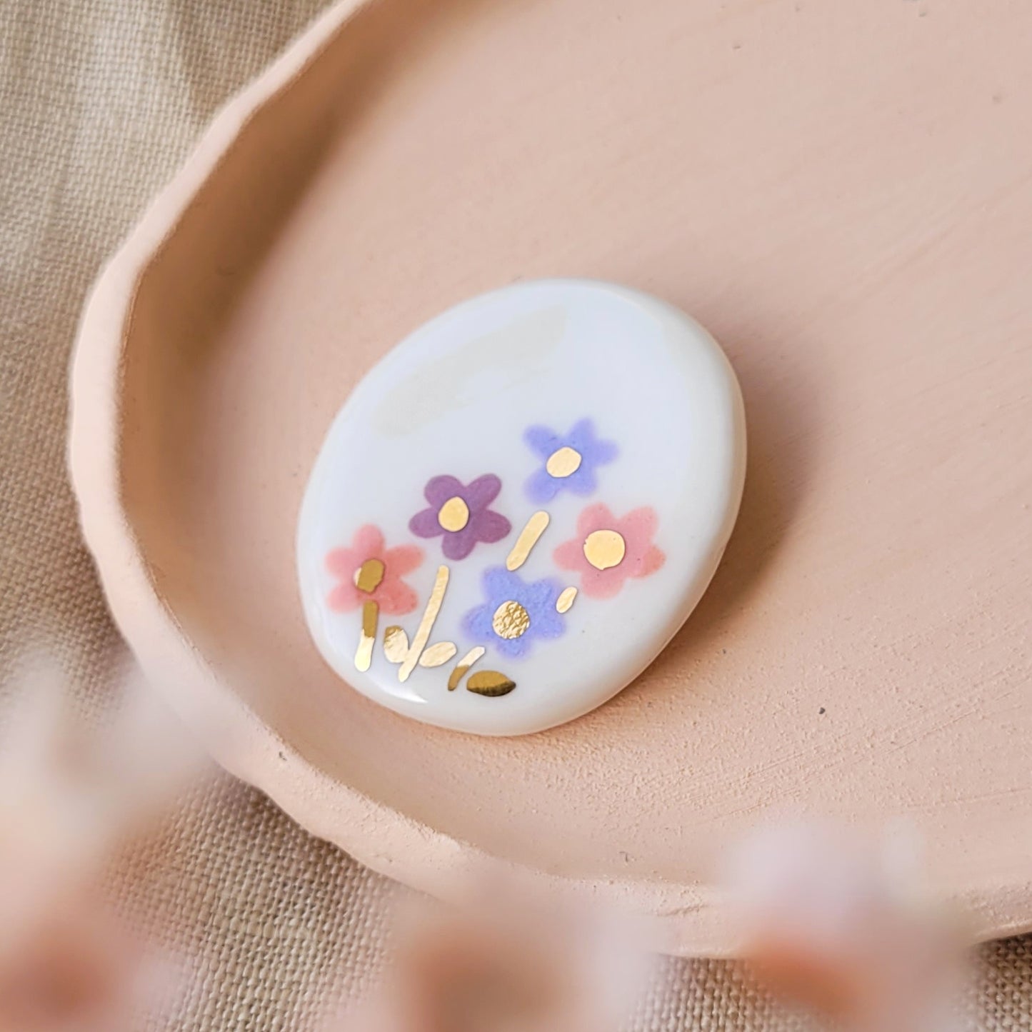 Porcelain brooch with gold "Meadow"