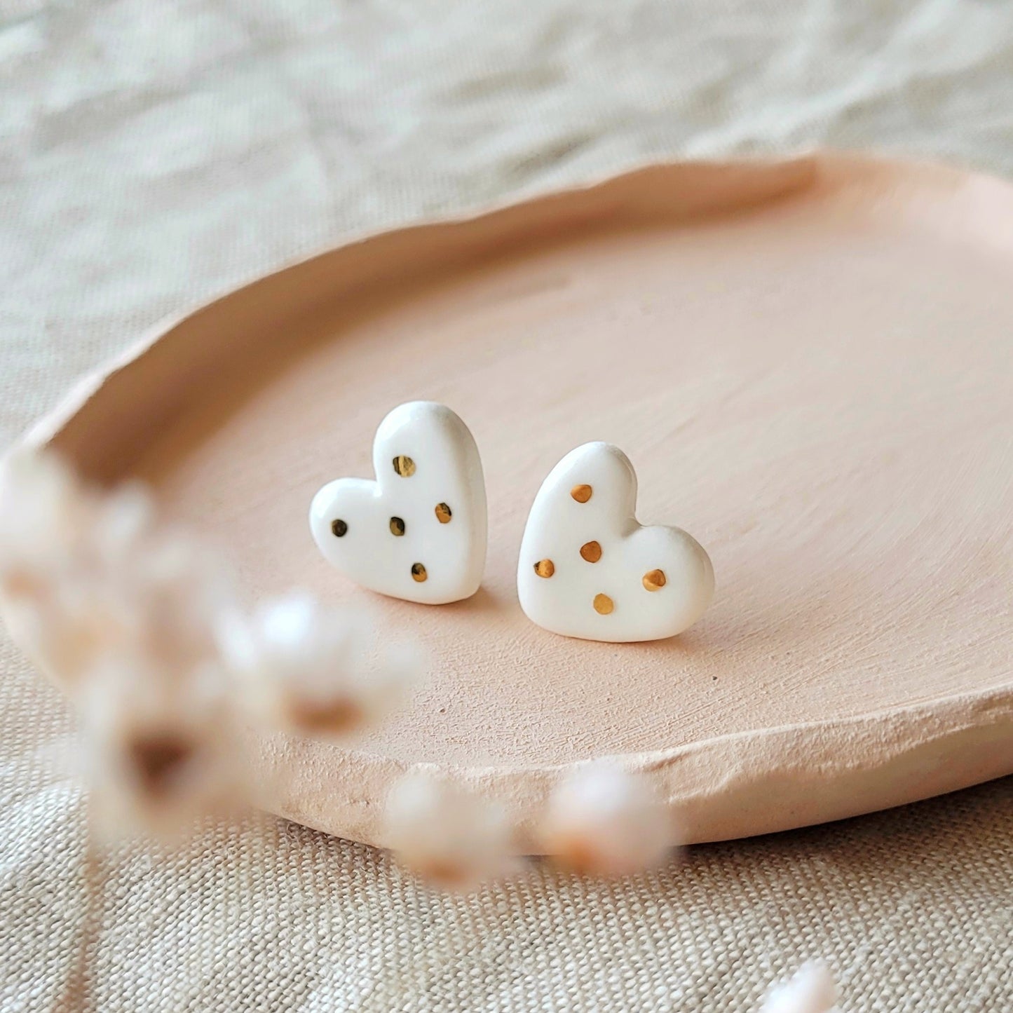 Porcelain stud earrings with gold "Tiny hearts with dots"