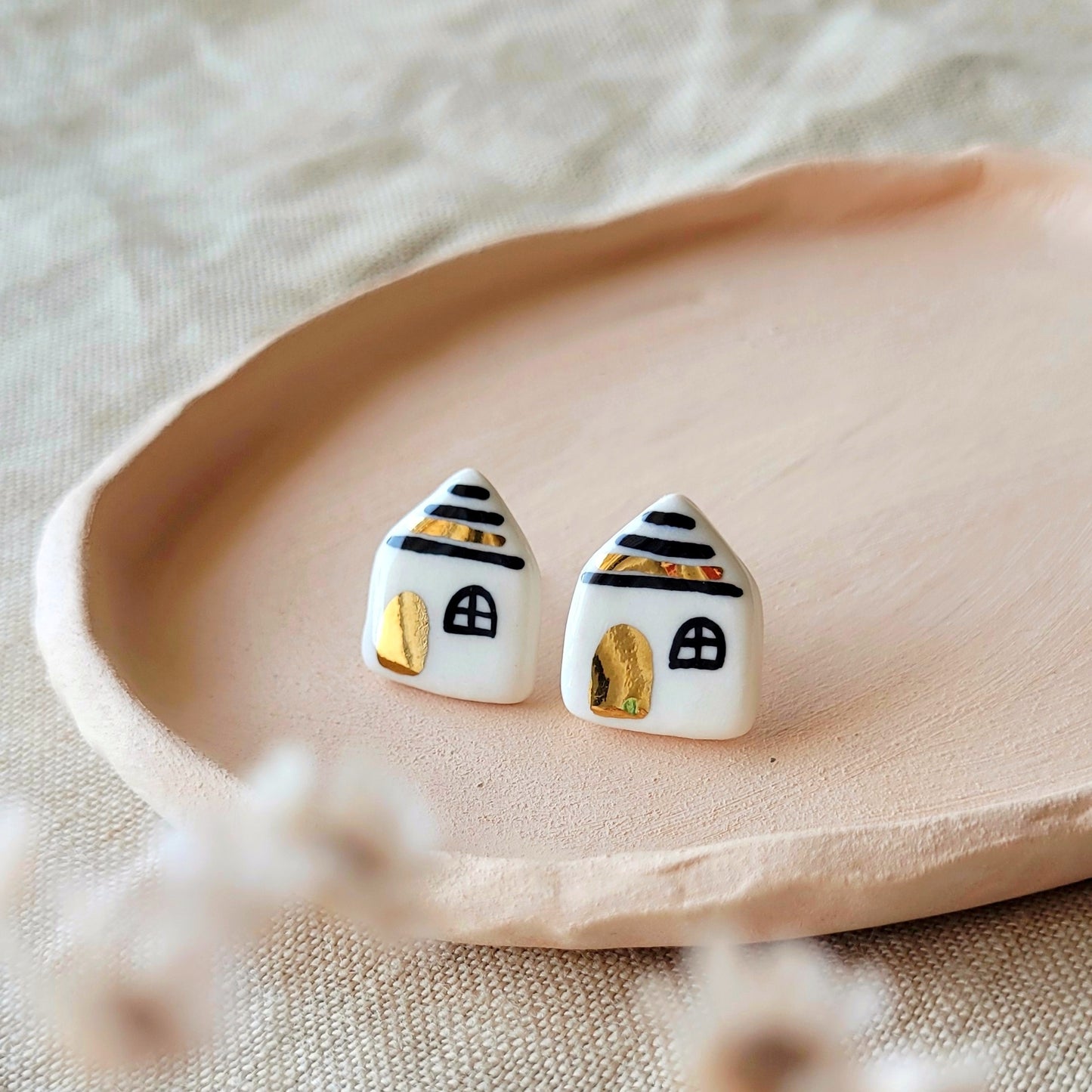 Porcelain stud earrings with gold "Tiny black & white houses"