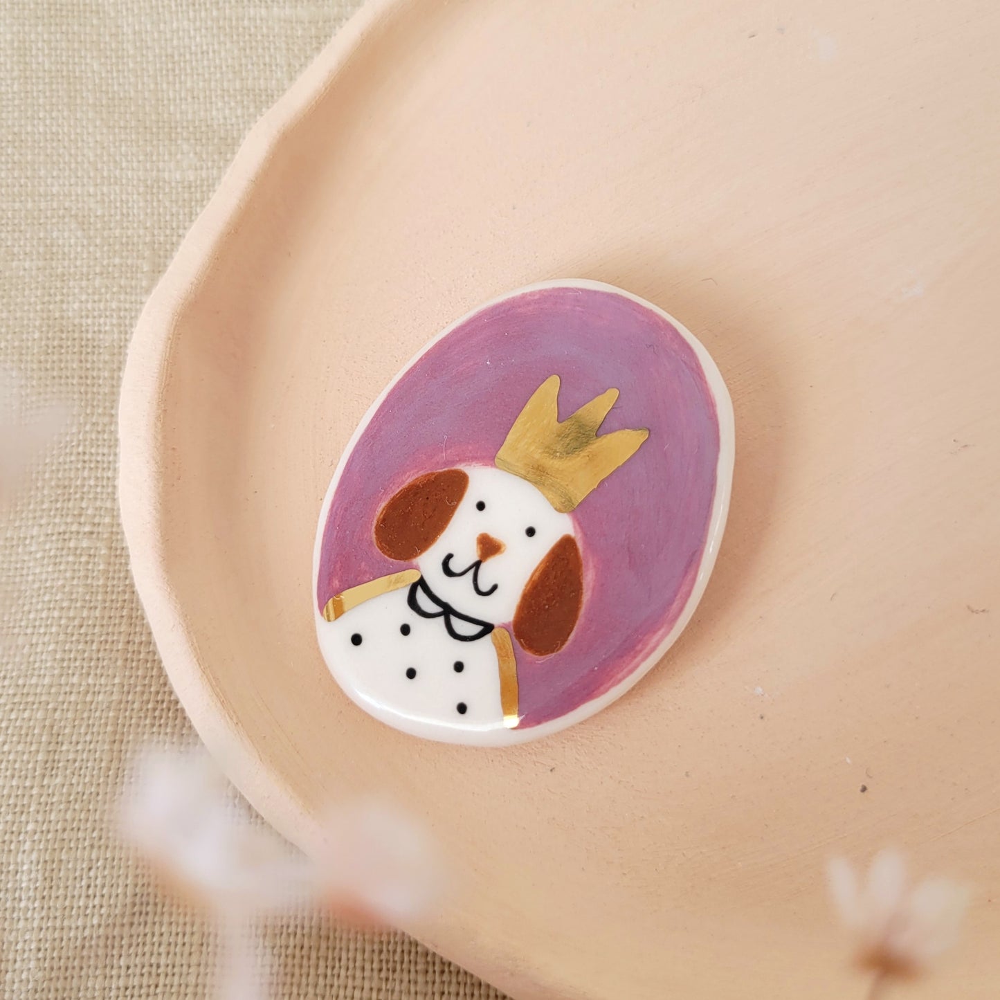 Porcelain brooch with gold "Catherine"
