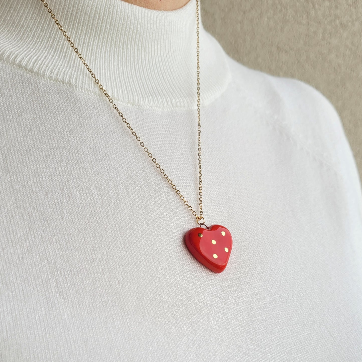 Porcelain necklace with gold "Red heart"