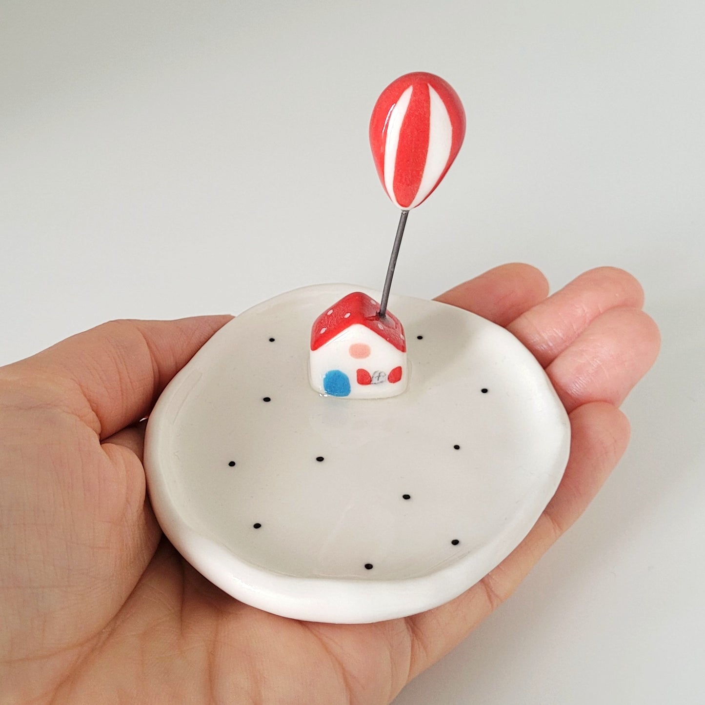 Porcelain trinket dish "Me and my balloon"
