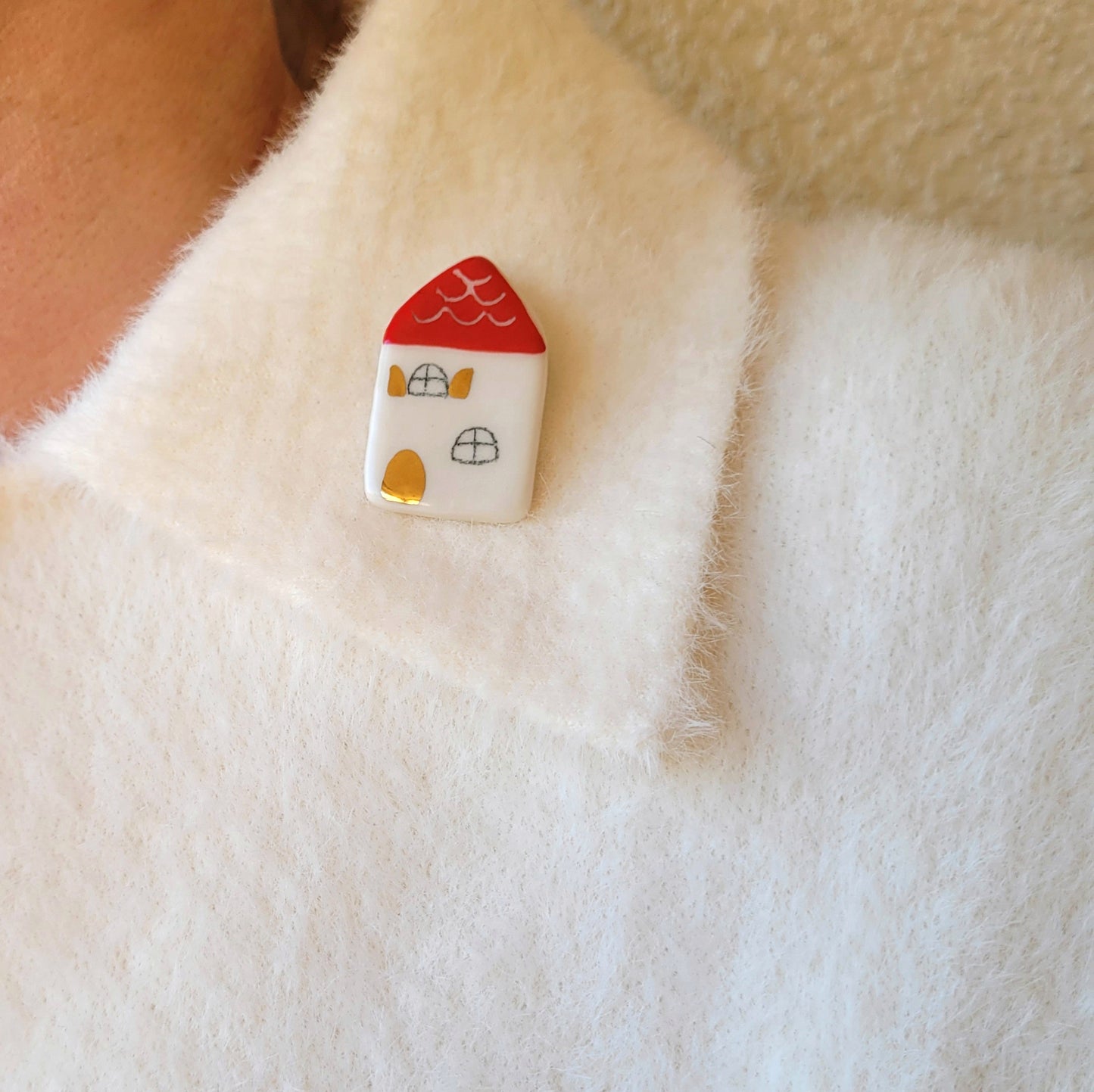 Porcelain brooch with gold "Little house"