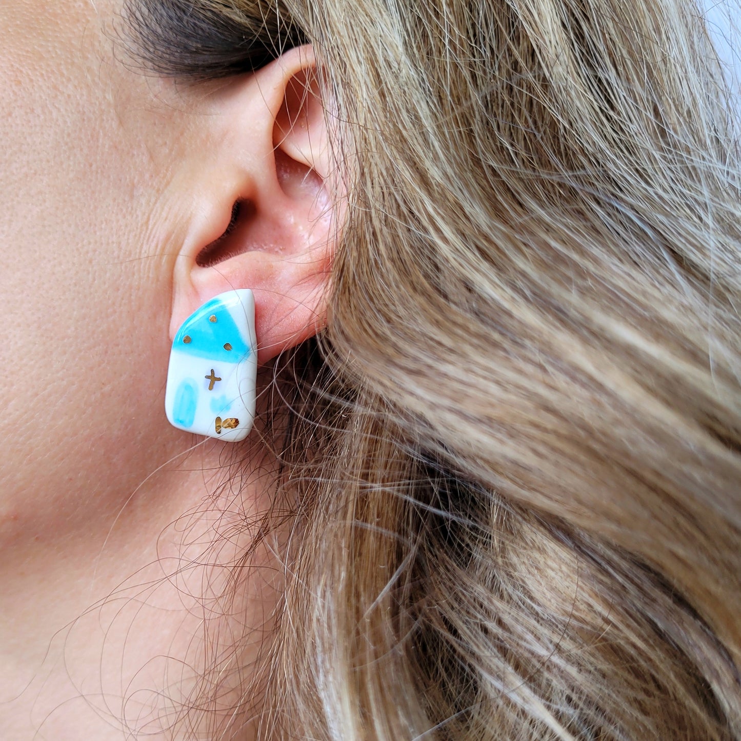 Porcelain stud earrings with gold "Light blue houses"