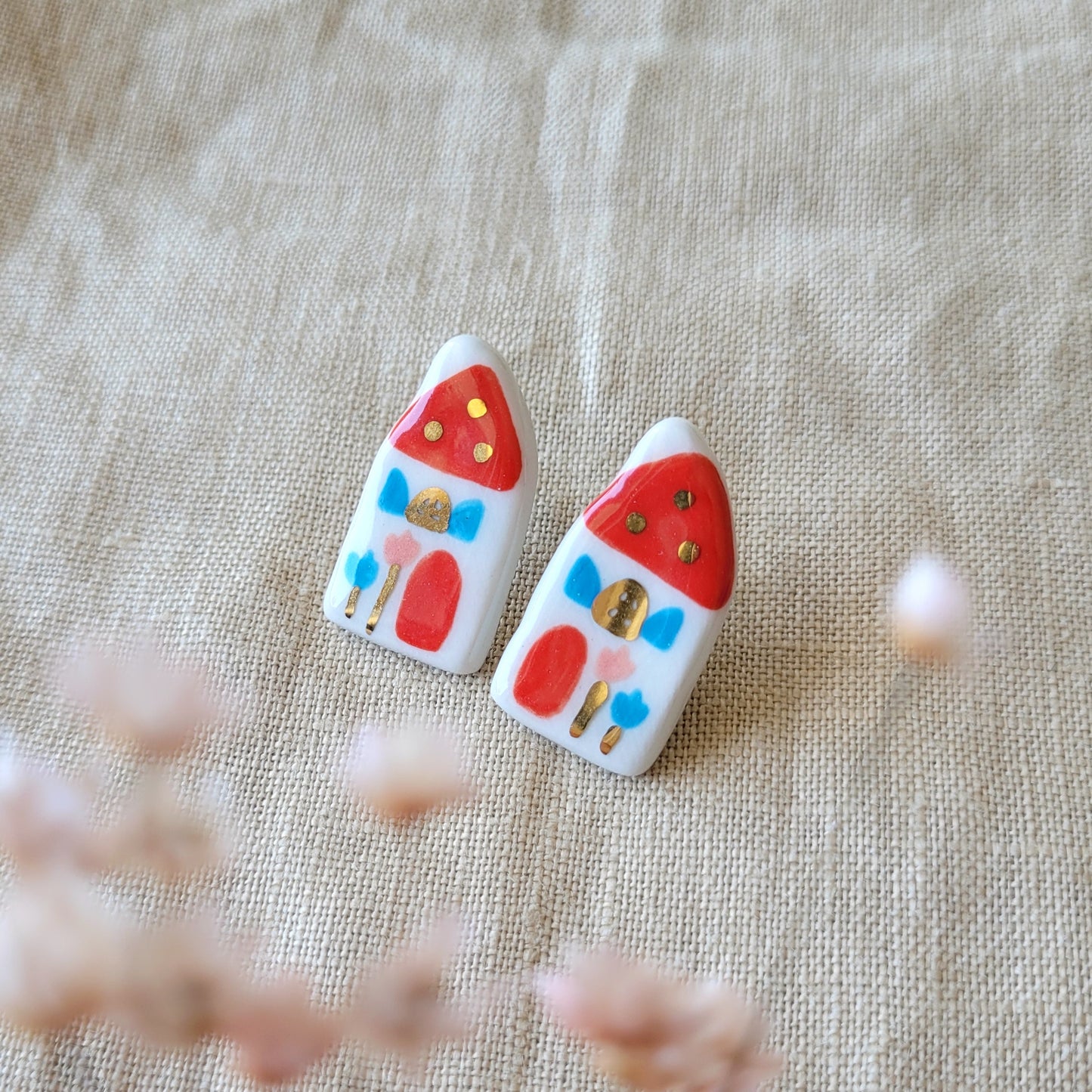 Porcelain stud earrings with gold "Red houses"