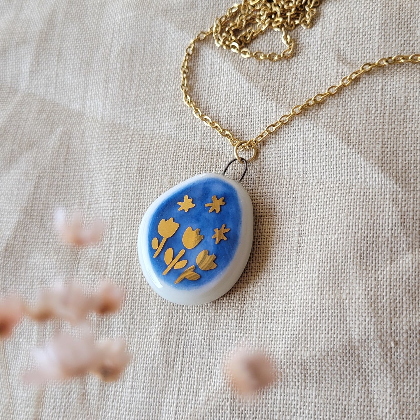 Porcelain necklace with gold "Blue night"