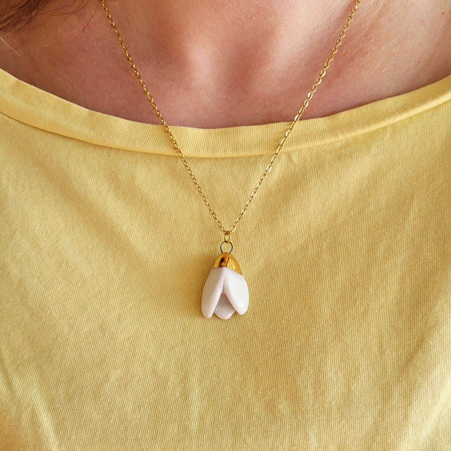 Porcelain necklace with gold "Snowdrop"