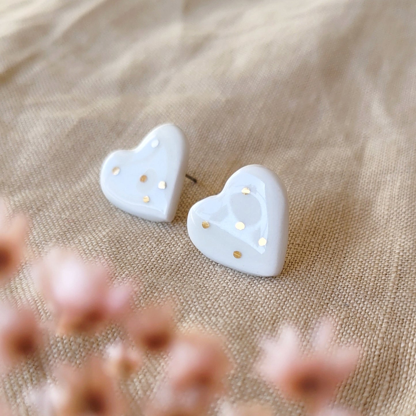 Porcelain stud earrings with gold "White hearts"