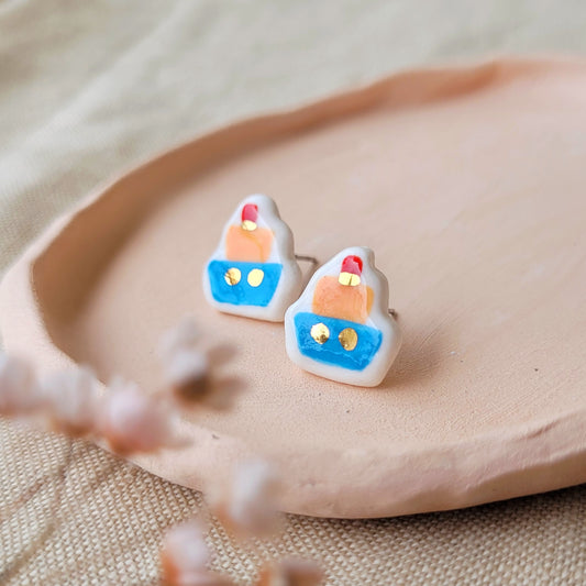 Porcelain stud earrings with gold "Little boats"