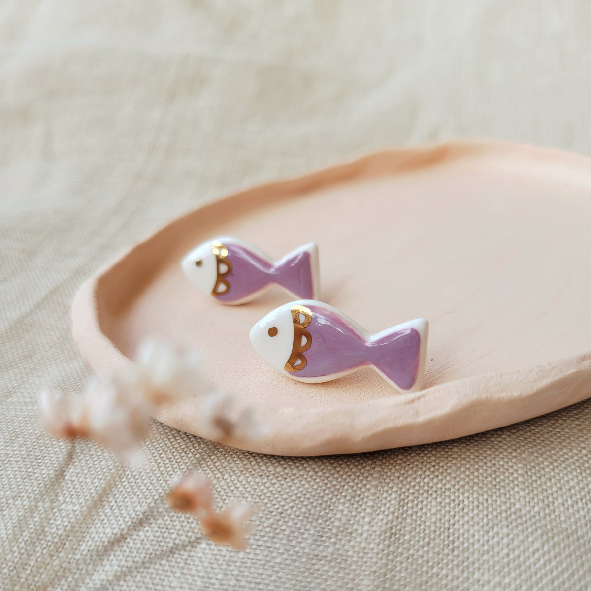 Porcelain stud earrings with gold " Dark pink fish"
