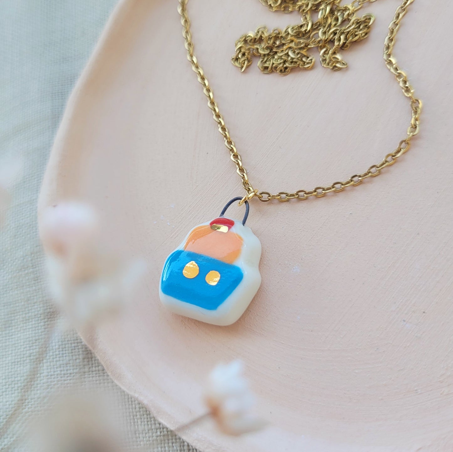 Porcelain necklace with gold "Little boat"