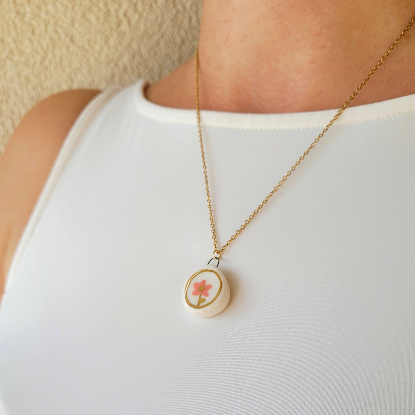 Porcelain necklace with gold "Pink flower"