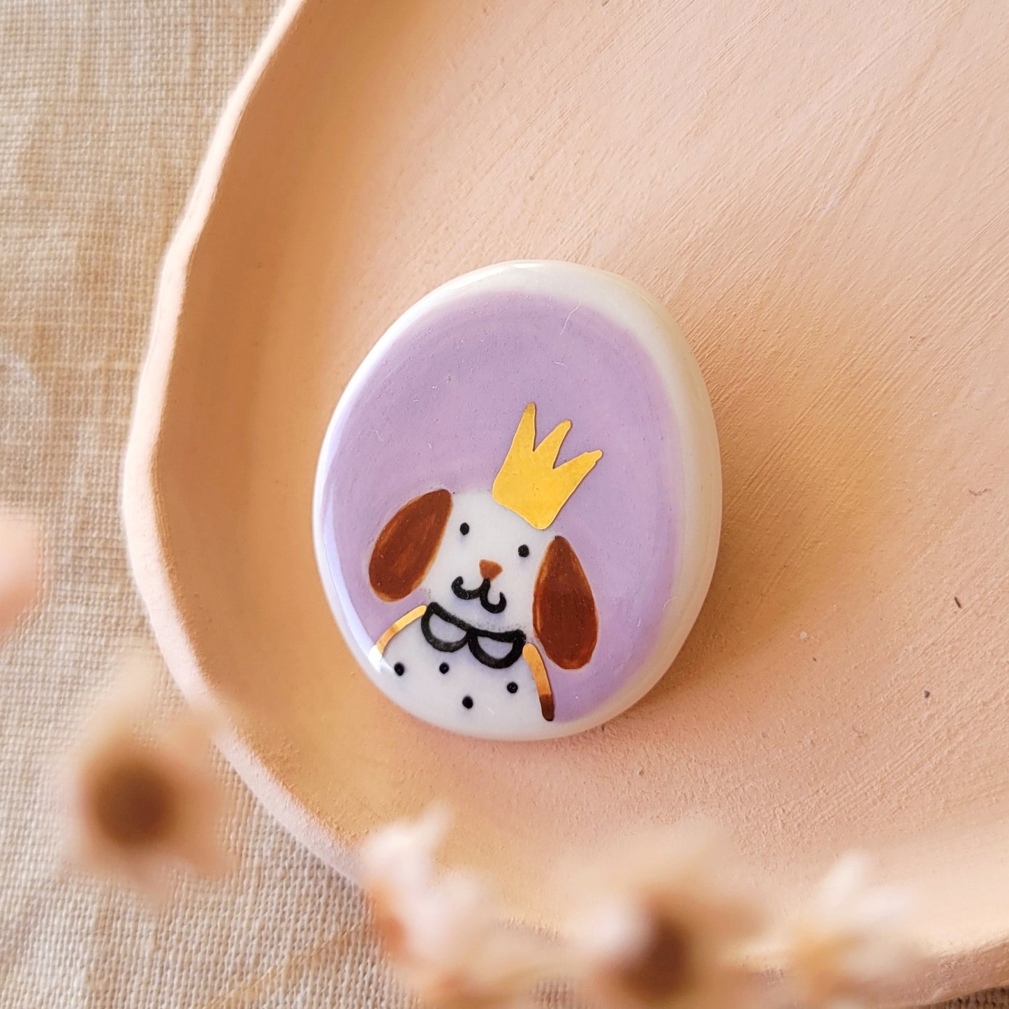 Porcelain brooch with gold "Vicky"