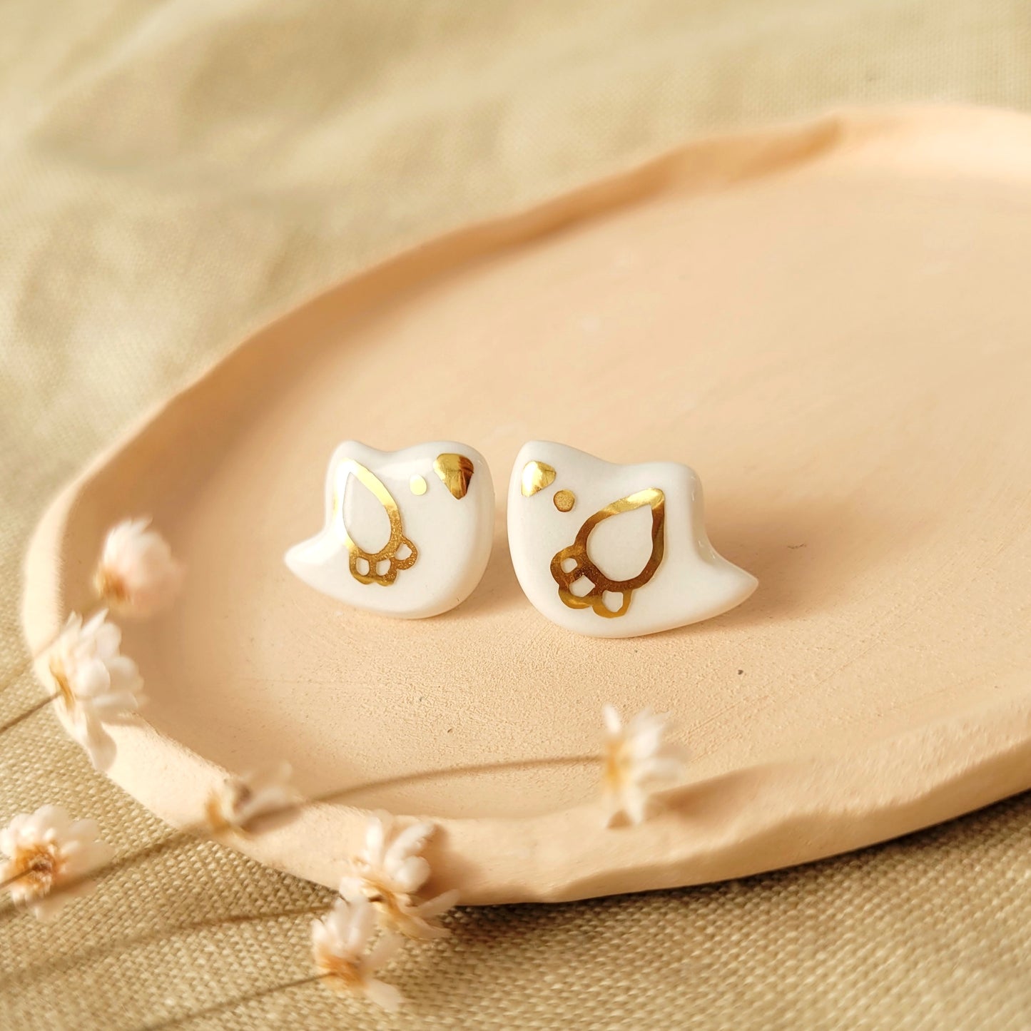 Porcelain stud earrings with gold "White birds"