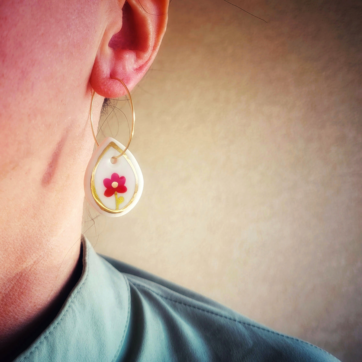 Porcelain dangle earrings with gold "Red flowers"