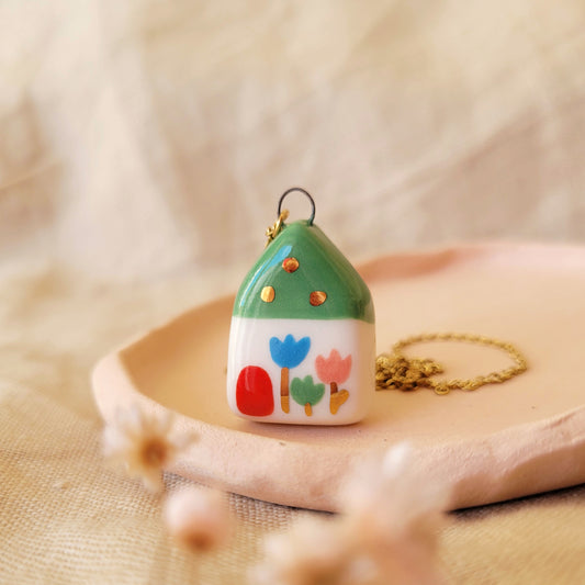 Porcelain necklace with gold "Green house"