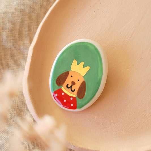 Porcelain brooch with gold "Richard"
