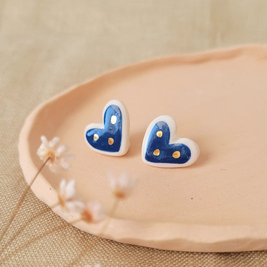 Porcelain stud earrings with gold "Blue hearts with dots"