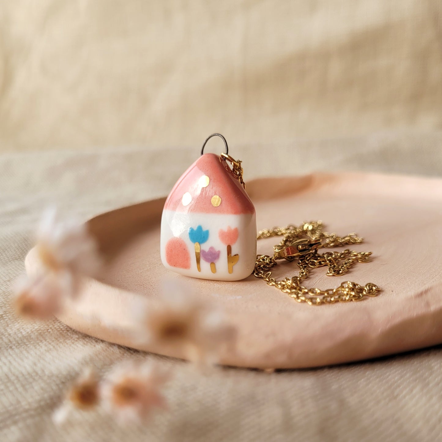 Porcelain necklace with gold "Pink house with tulips"