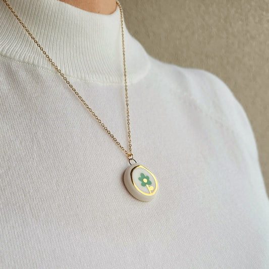 Porcelain necklace with gold "Green flower"