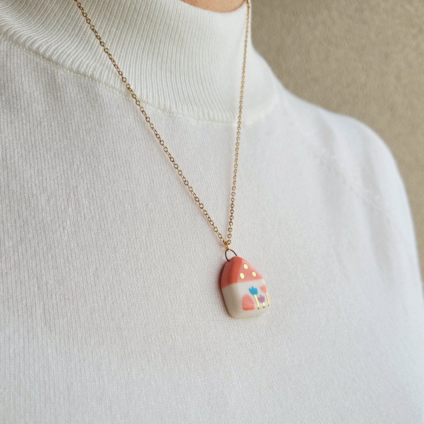 Porcelain necklace with gold "Pink house with tulips"