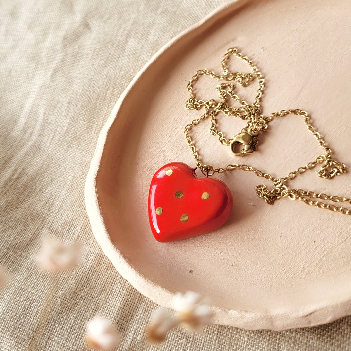 Porcelain necklace with gold "Red heart"