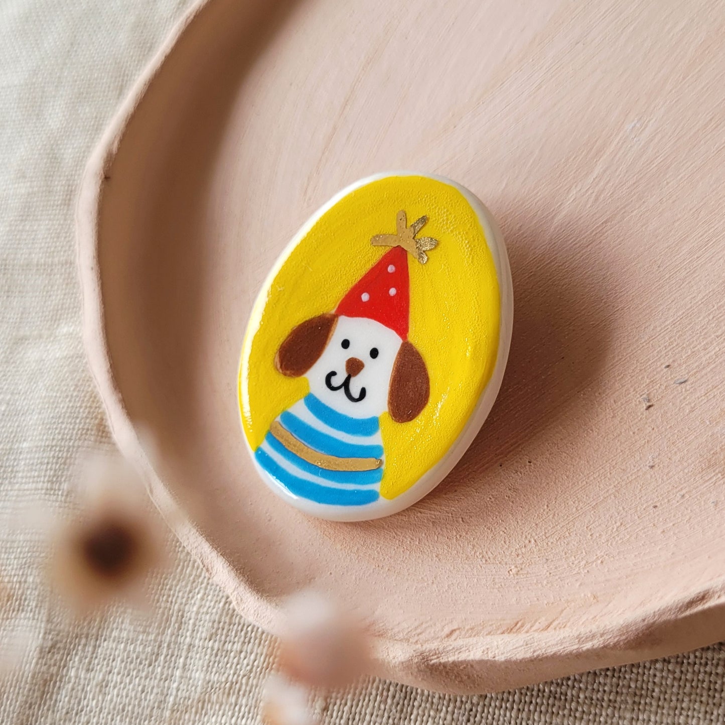 Porcelain brooch with gold "Phillipe"