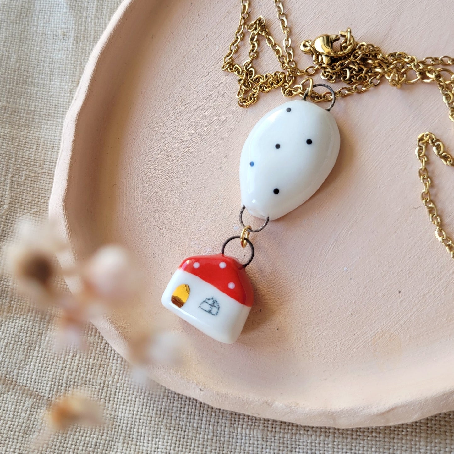 Porcelain necklace with gold "Red house and a balloon"