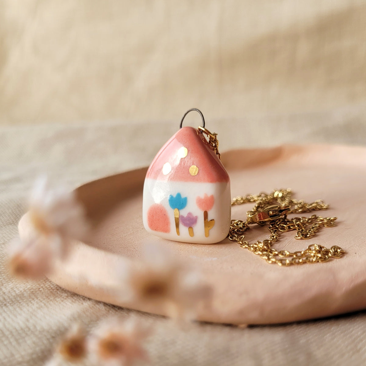 Porcelain necklace with gold "Pink house with tulips"