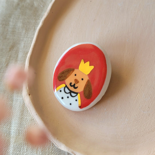 Porcelain brooch with gold "Richard"