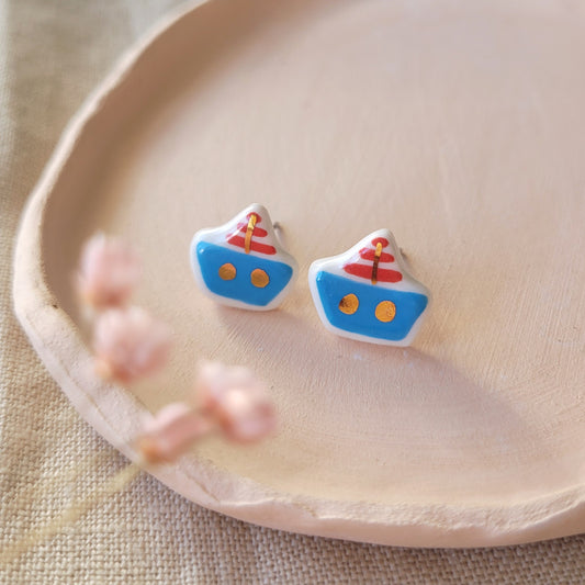 Porcelain stud earrings with gold "Blue sailboats"