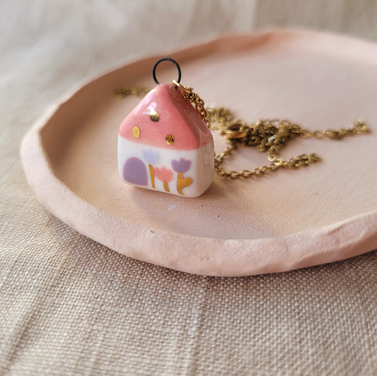 Porcelain necklace with gold "Pink house"
