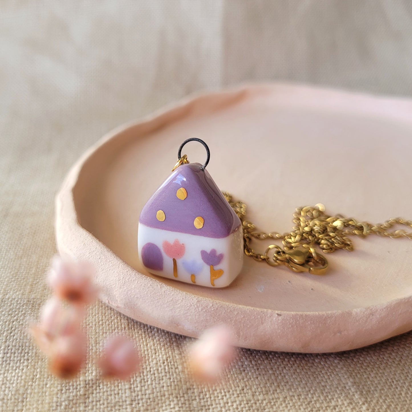 Porcelain necklace with gold "Dark pink house"