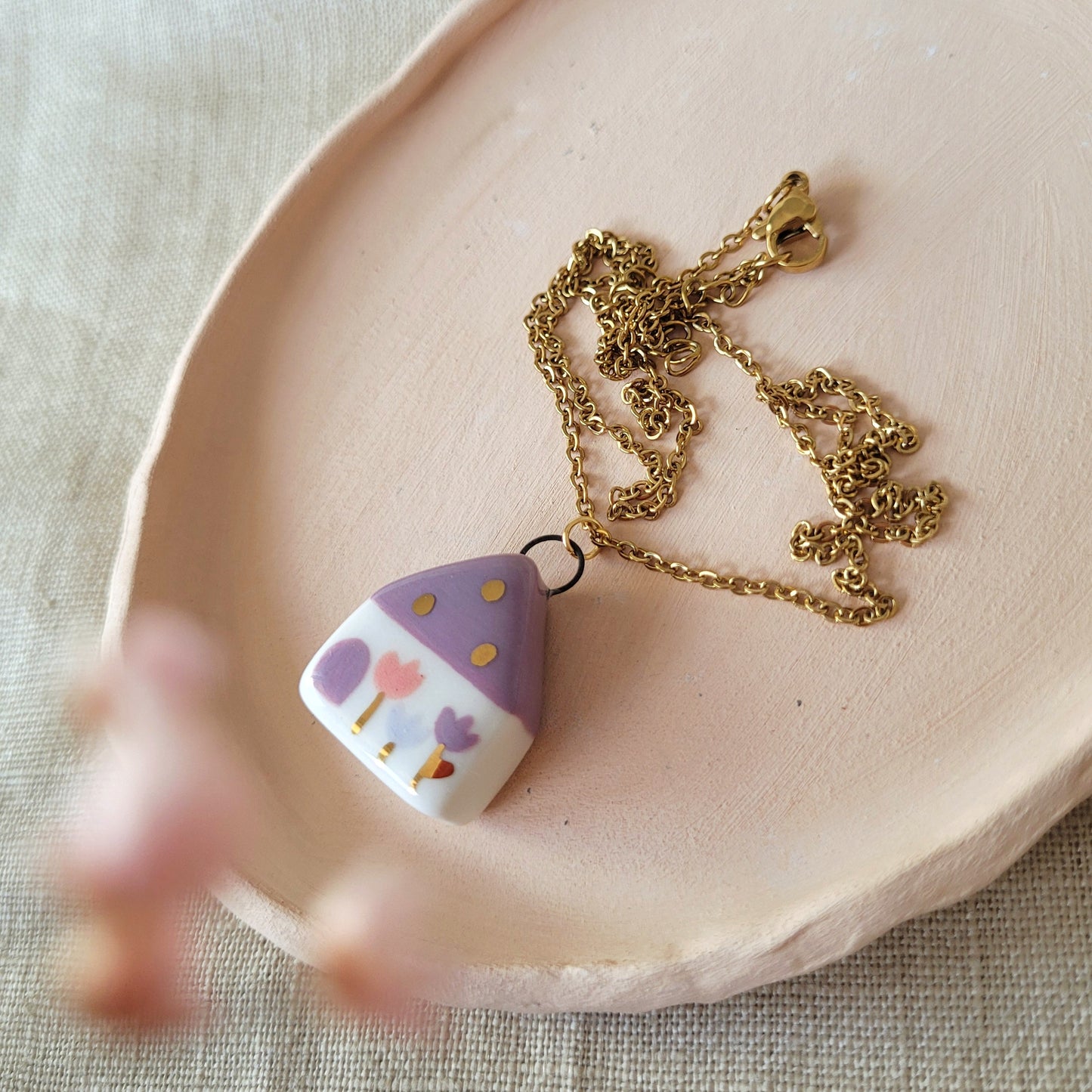 Porcelain necklace with gold "Dark pink house"