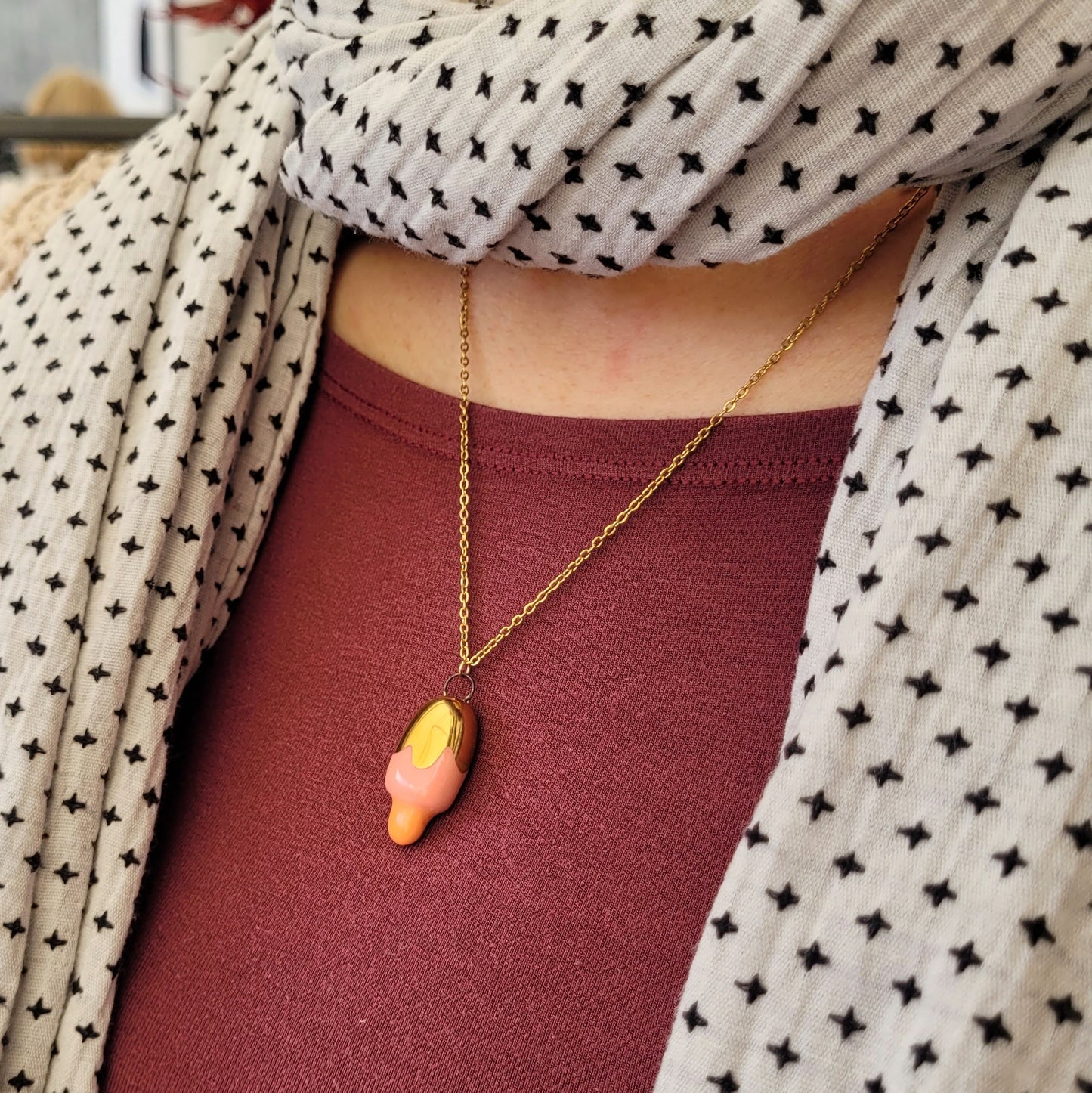 Porcelain necklace with gold "Pink ice cream"