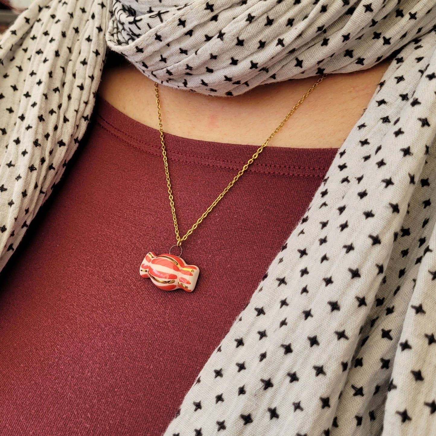 Porcelain necklace with gold "Candy"