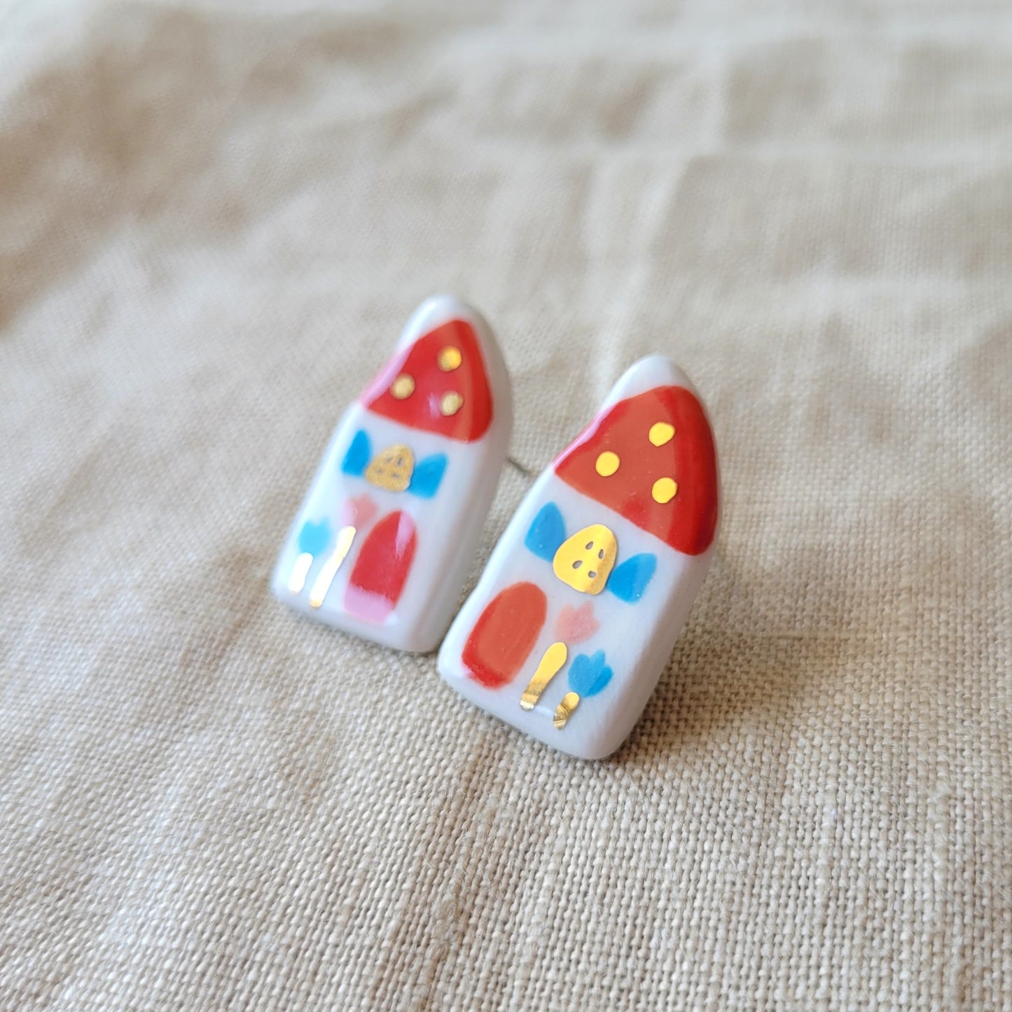 Porcelain stud earrings with gold "Red houses"