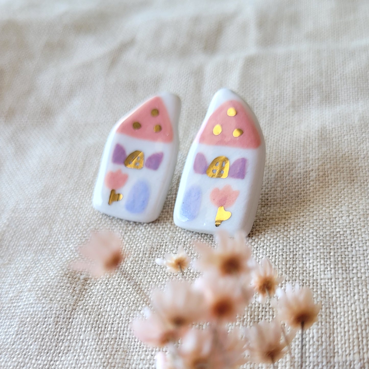 Porcelain stud earrings with gold "Pink houses"