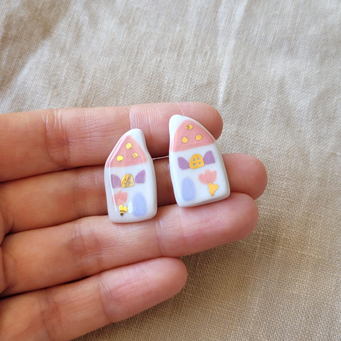Porcelain stud earrings with gold "Pink houses"