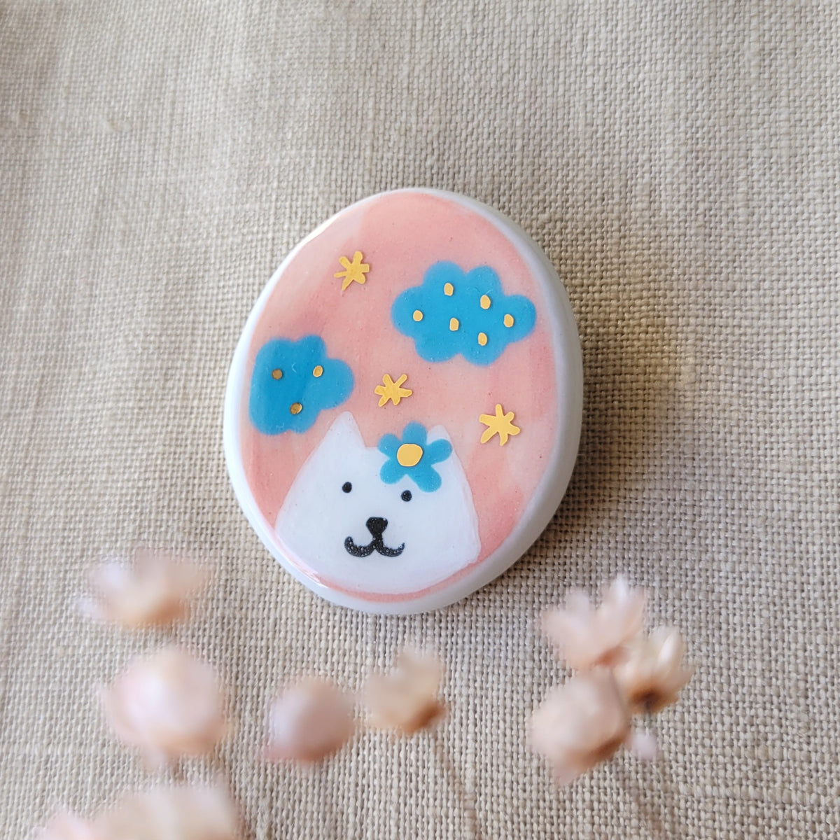 Porcelain brooch with gold "Cat in pink"