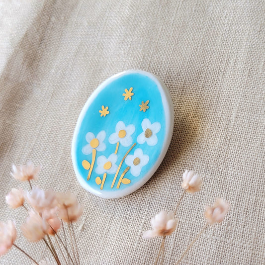 Porcelain brooch with gold "Pretty night"