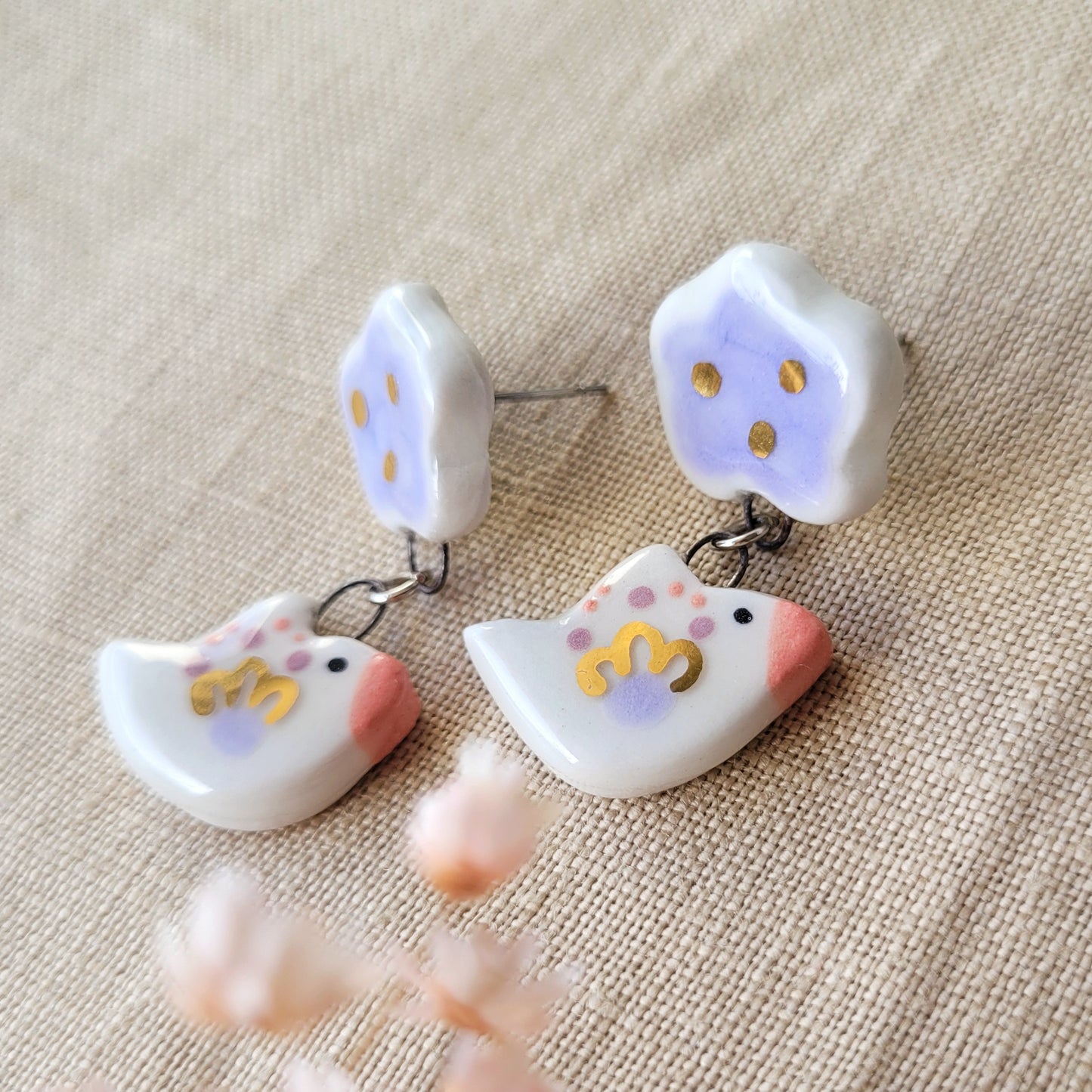 Porcelain stud earrings with gold "Birdies"