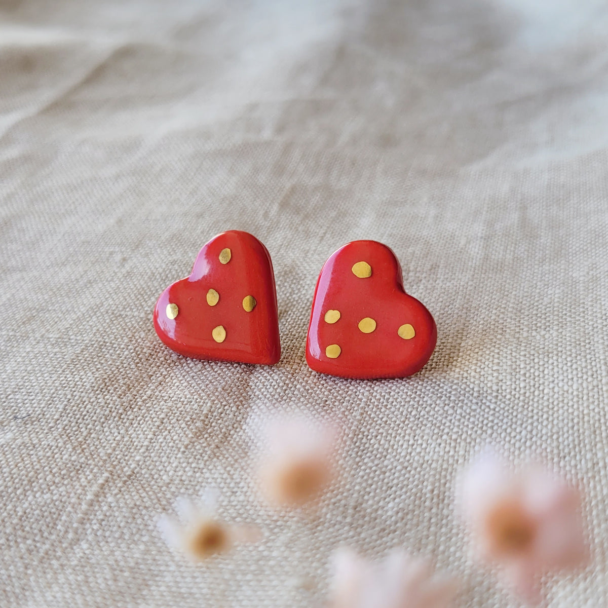 Porcelain stud earrings with gold "Red hearts"
