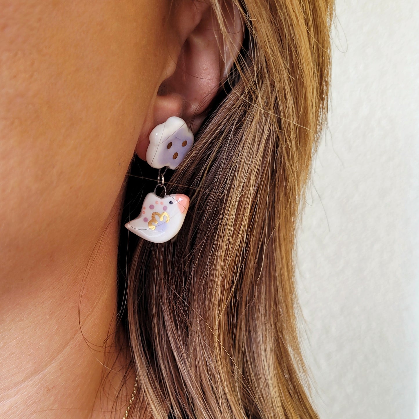 Porcelain stud earrings with gold "Birdies"