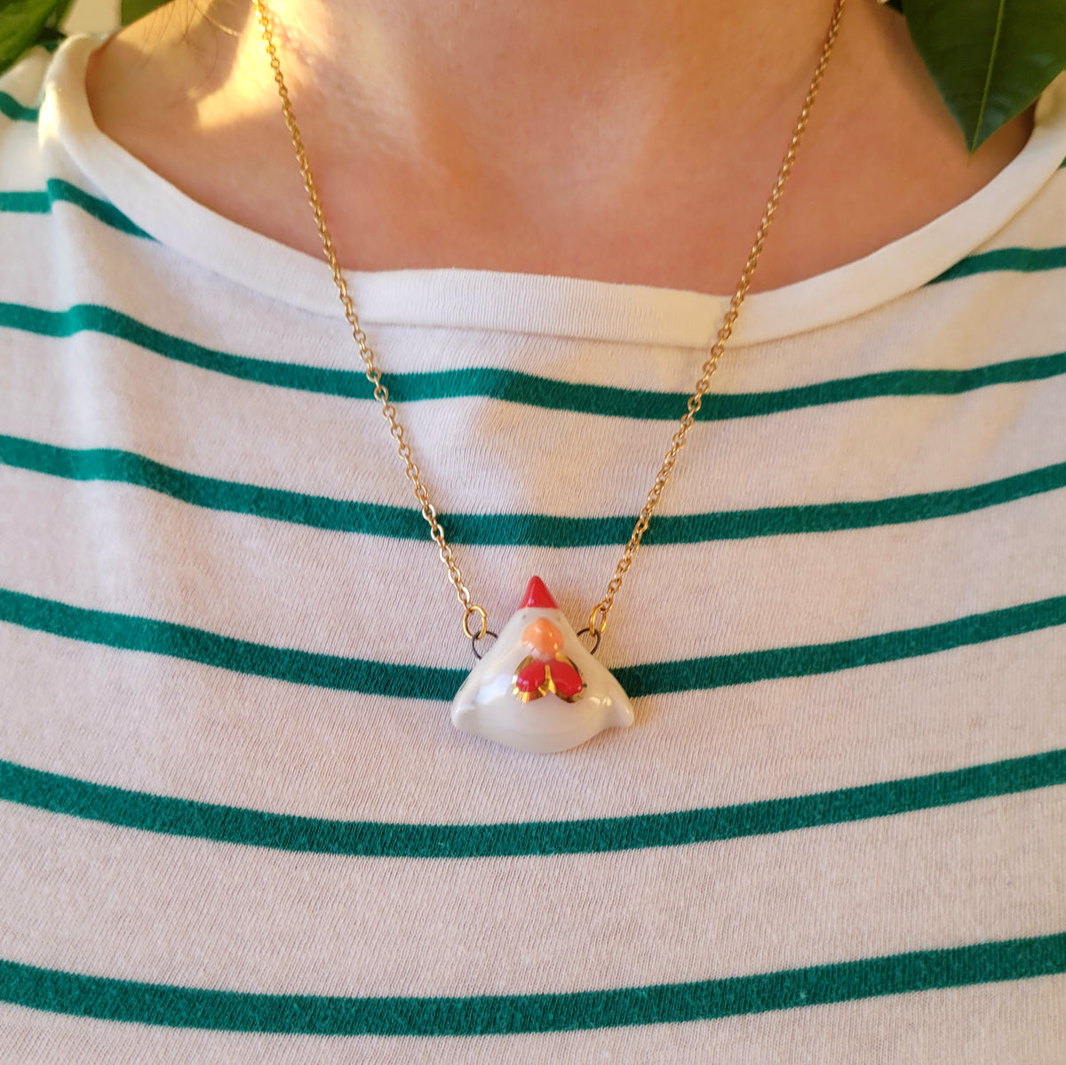 Porcelain necklace with gold "Chicken"