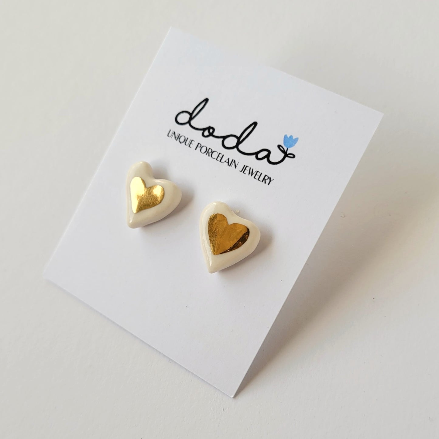 Porcelain stud earrings with gold "Tiny white hearts"