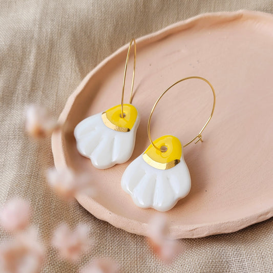 Porcelain dangle earrings with gold "Daisies"
