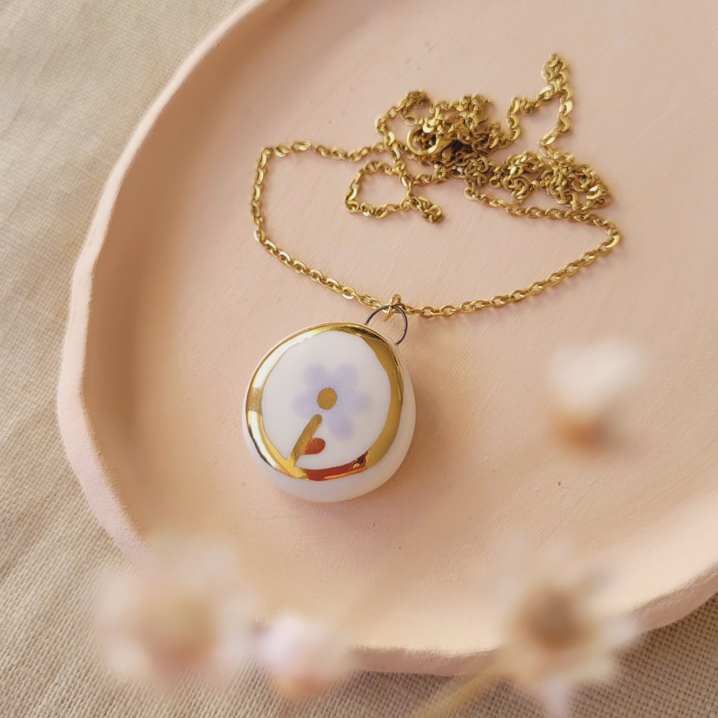 Porcelain necklace with gold "Light purple flower"