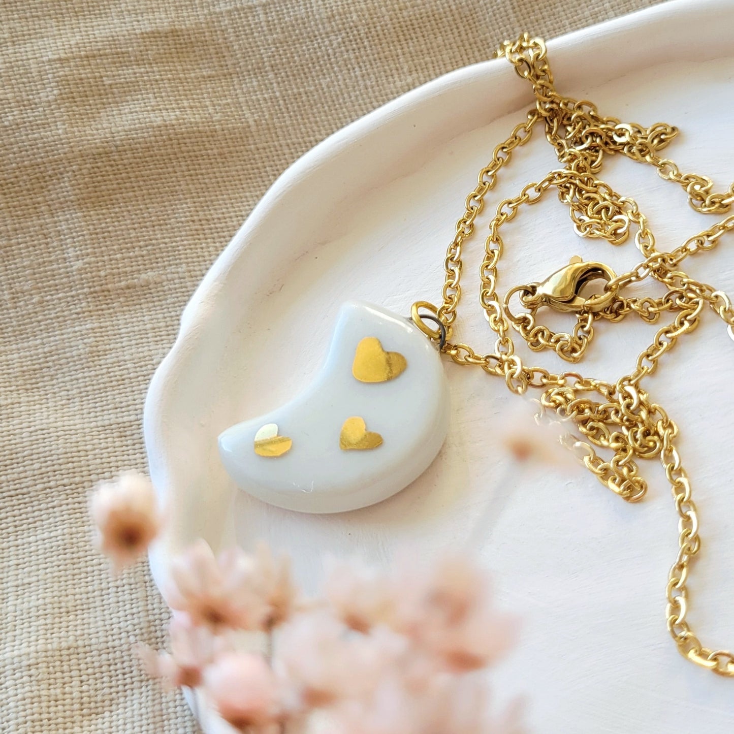 Porcelain necklace with gold "White moon with gold hearts"