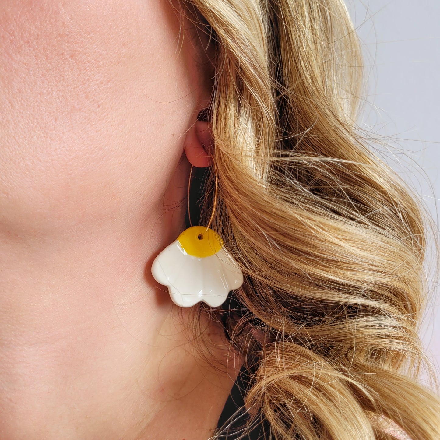 Ceramic dangle earrings "Daisies"